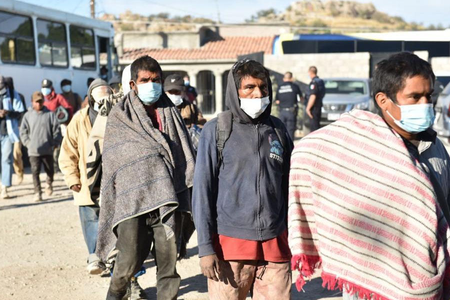 Ayuda DIF Hermosillo a personas situación de calle para regresar lugar de origen