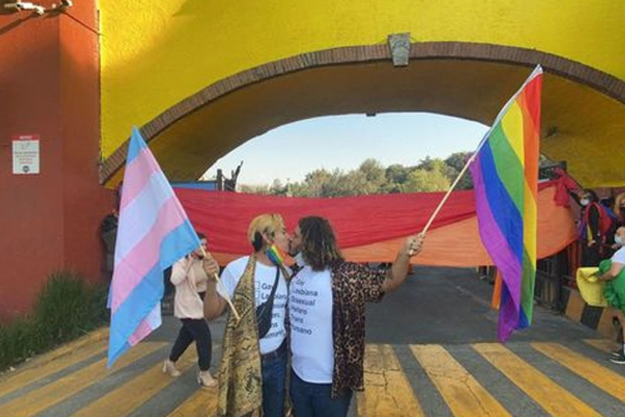 Six Flags se disculpa por discriminación a pareja gay
