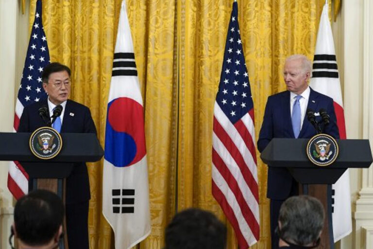 Biden llega a Corea del Sur, bajo la sombra de posible prueba nuclear de Norcorea