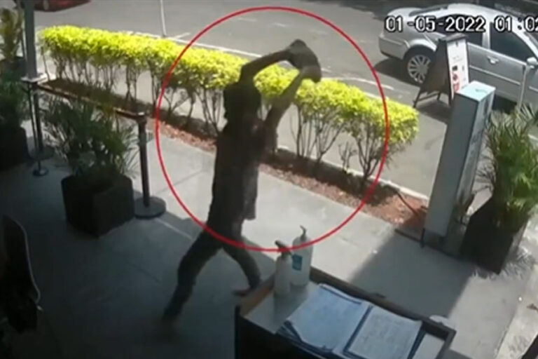 Hombre ataca a un niño en taquería de CDMX y huye
