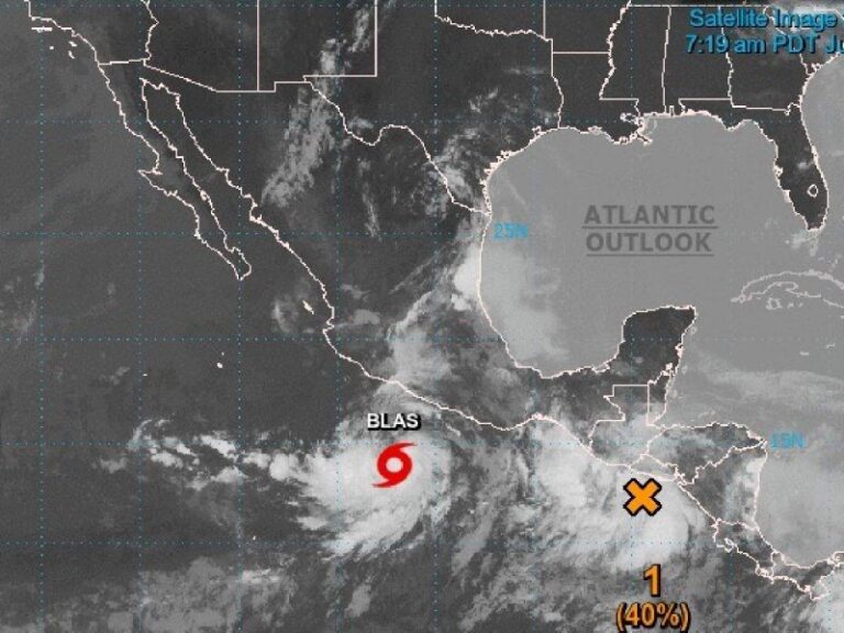 Se forma la tormenta tropical ‘Blas’ frente a las costa de Guerrero y Colima