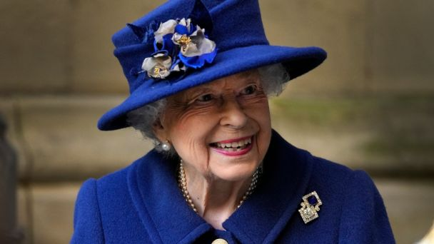 La silenciosa transición que comenzó en Reino Unido entre la Reina Isabel II y el príncipe Carlos