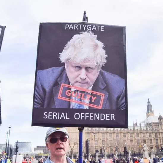 4 claves del escándalo sexual que propició más de 30 renuncias en el gobierno británico y pone contra las cuerdas a Boris Johnson