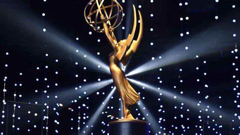Se posponen los Premios Emmy por huelga de actores y guionistas que hay en Hollywood